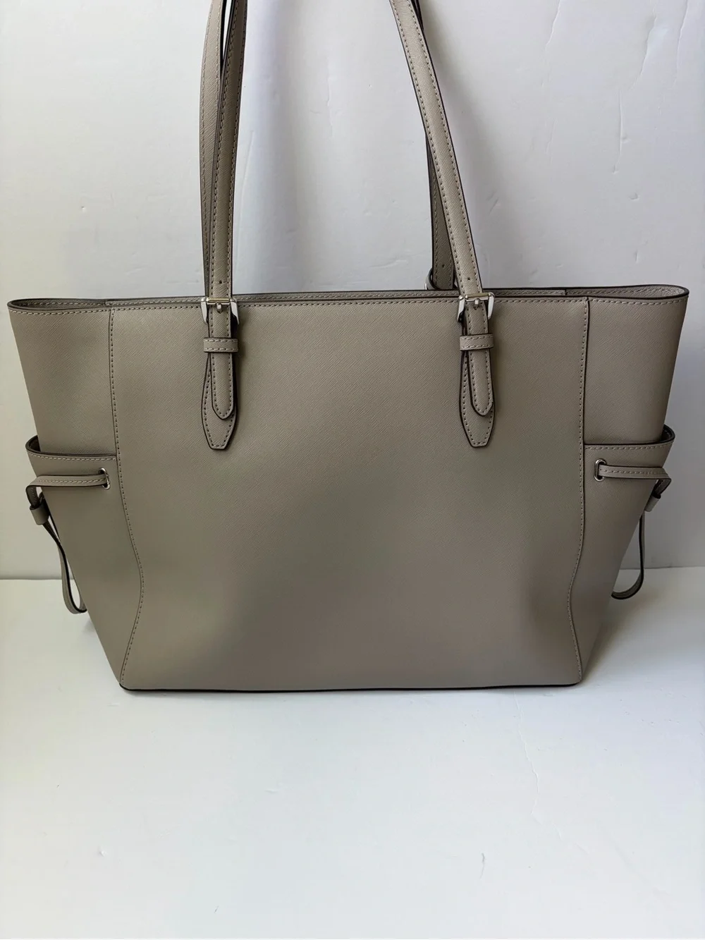 Michael Kors Voyager Medium/Large Saffiano Leather Tote in Pearl Grey